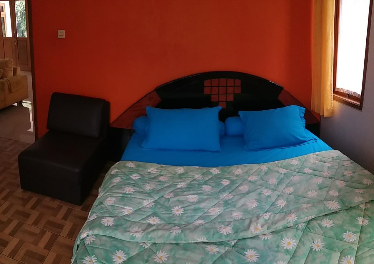 Homestay Triniti Lembang Exterior foto