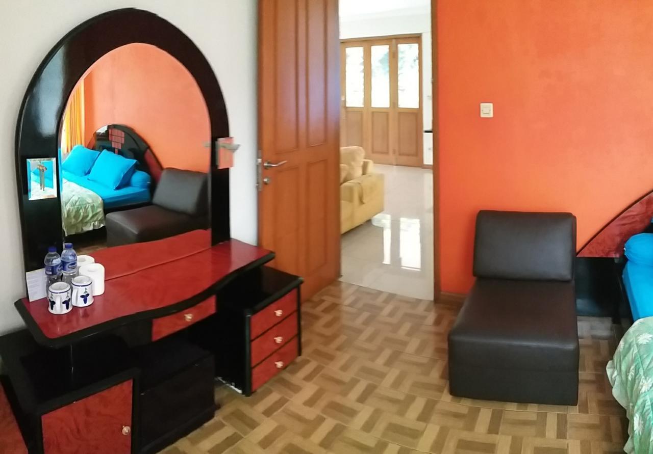 Homestay Triniti Lembang Exterior foto