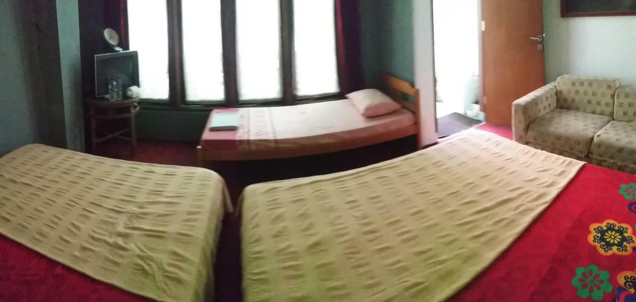 Homestay Triniti Lembang Exterior foto
